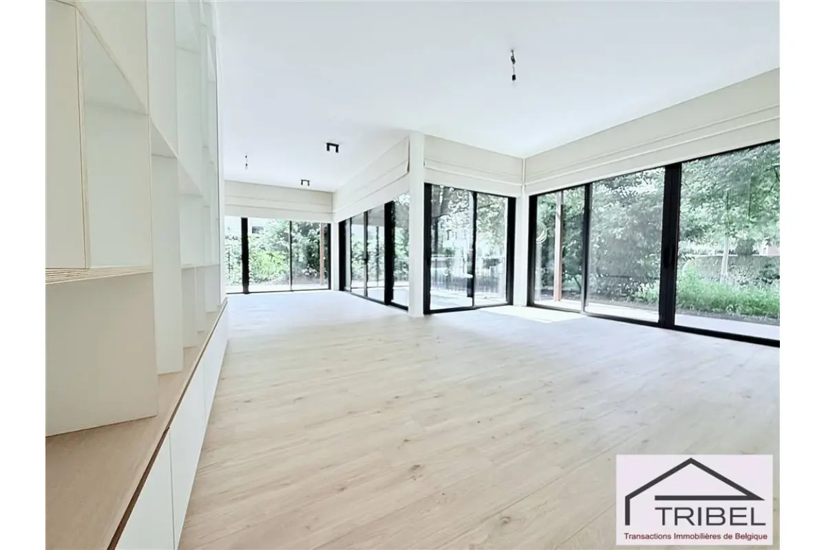 Appartement te  huur in Ukkel 1180 4500.00€ 4 slaapkamers 180.00m² - Zoekertje 658350