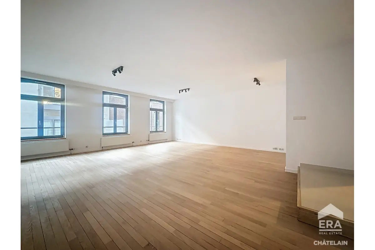 Duplex te  in Brussel 1000 2400.00€ 3 slaapkamers 200.00m² - Zoekertje 658359