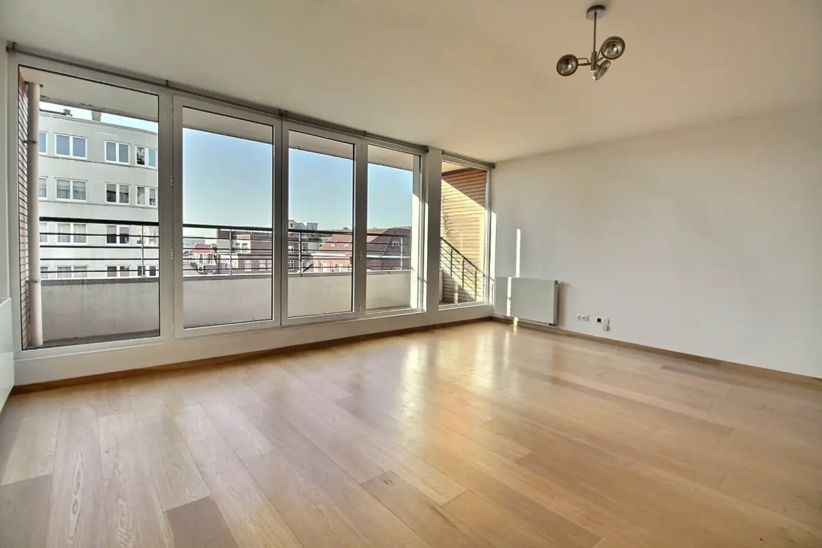 Appartement te  huur in Schaarbeek 1030 1400.00€ 2 slaapkamers 95.00m² - Zoekertje 658343