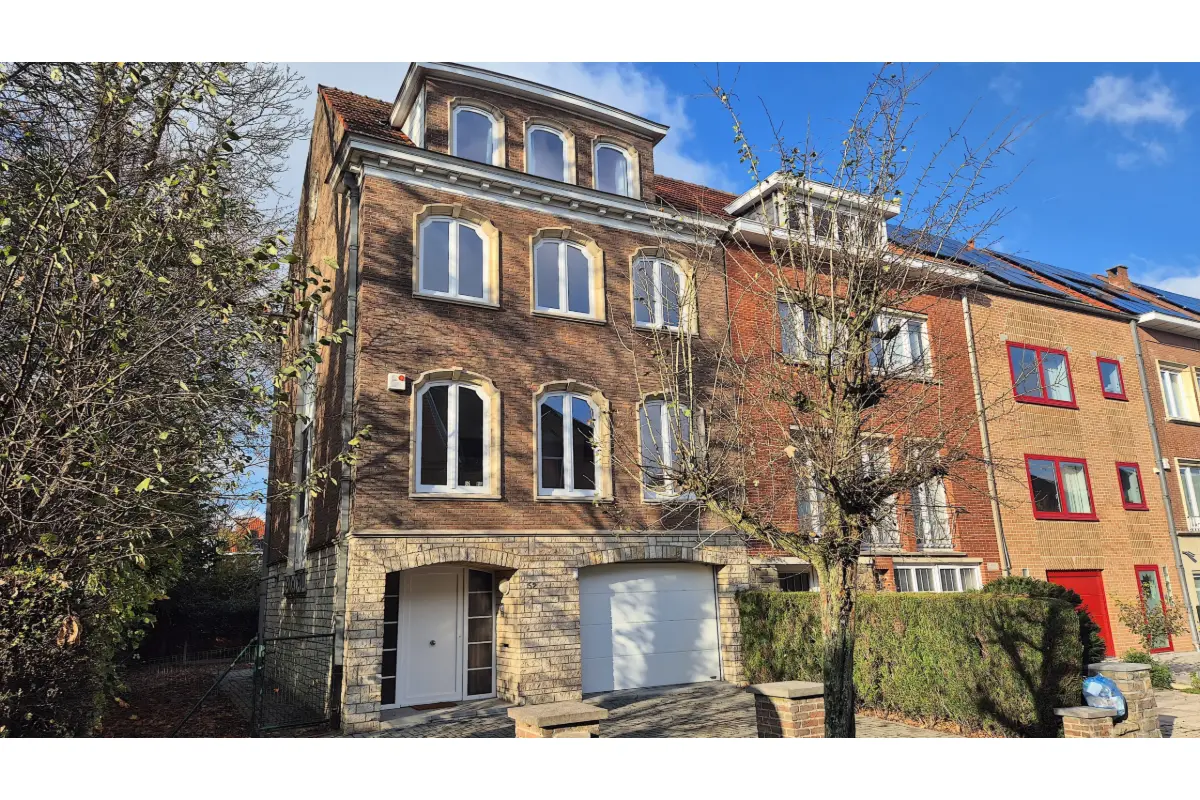 Huis te  koop in Oudergem 1160 950000.00€ 4 slaapkamers 251.00m² - Zoekertje 658401