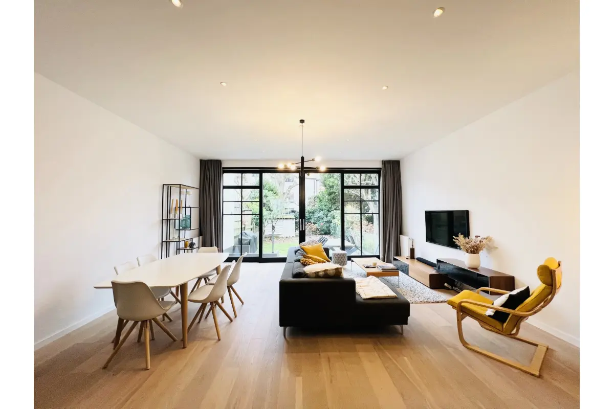 Huis te  huur in Sint-Pieters-Woluwe 1150 2950.00€ 4 slaapkamers 170.00m² - Zoekertje 657550