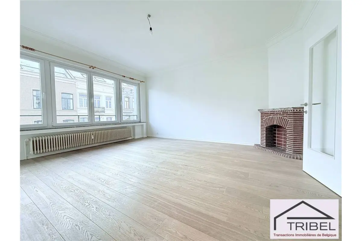 Appartement te  in Elsene 1050 1300.00€ 1 slaapkamers 72.00m² - Zoekertje 659548