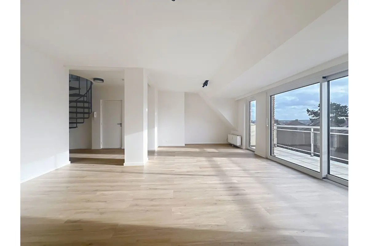 Appartement te  huur in Oudergem 1160 1950.00€ 3 slaapkamers 120.00m² - Zoekertje 658624