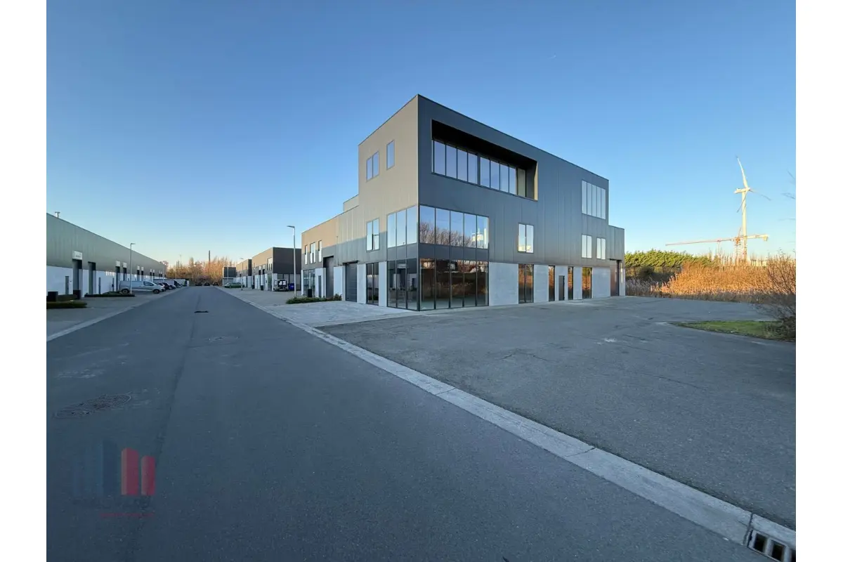 Handelszaak te  huur in Zelzate 9060 4675.00€  slaapkamers 480.00m² - Zoekertje 658701