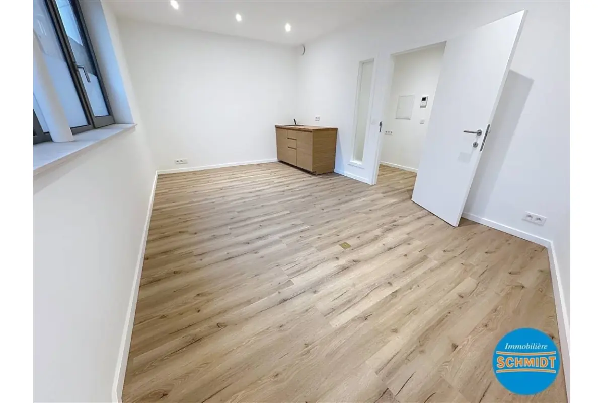 Handelszaak te  huur in Ukkel 1180 200.00€  slaapkamers 30.00m² - Zoekertje 660615