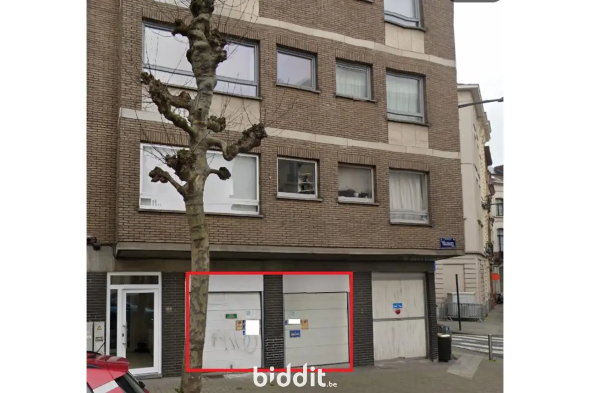 Parking & garage te  koop in Sint-Joost-ten-Node 1210 15000.00€  slaapkamers m² - Zoekertje 660650