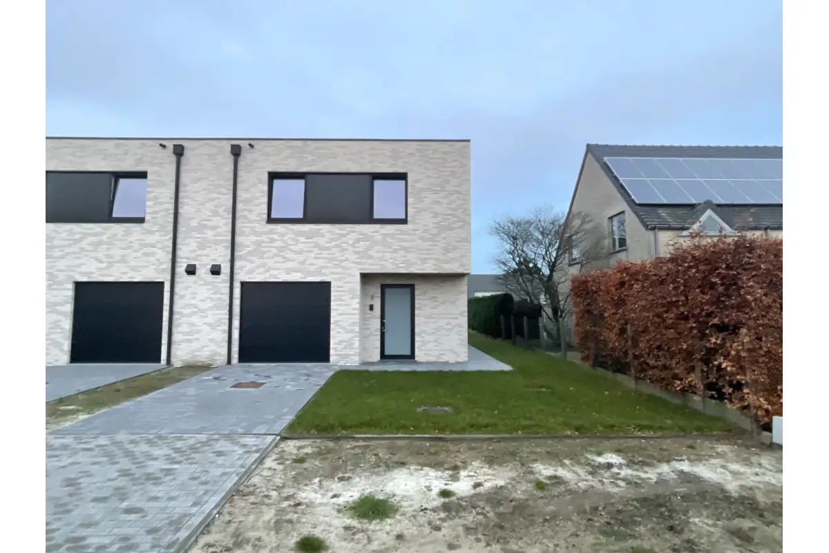 Huis te  huur in Morkhoven 2200 1400.00€ 3 slaapkamers 178.00m² - Zoekertje 661362