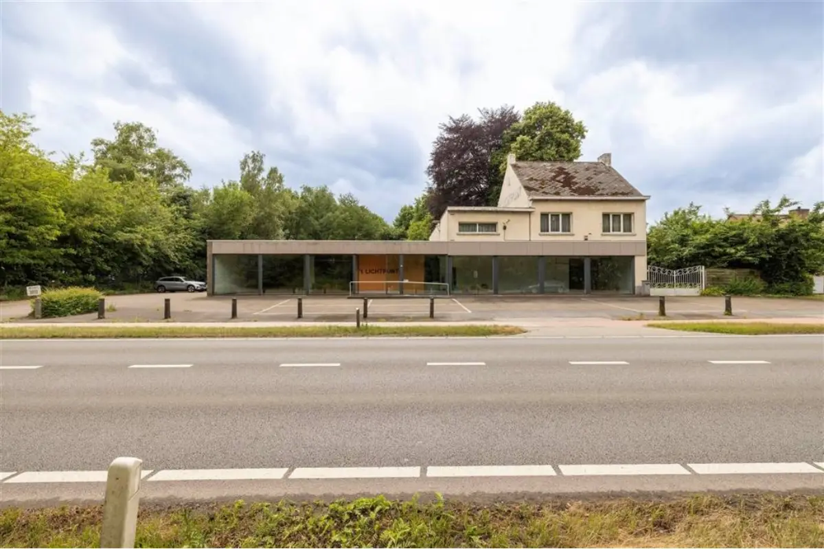 Commerce à vendre à Geel 2440 980000.00€  chambres m² - annonce 660991