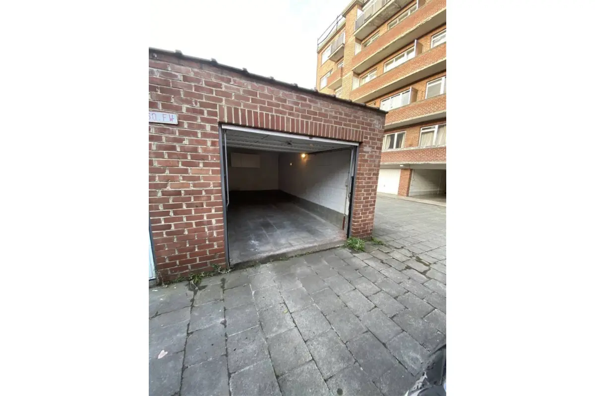 Parking & garage te  huur in Evere 1140 130.00€  slaapkamers m² - Zoekertje 661249