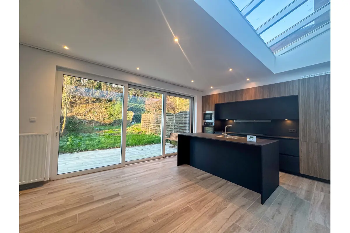 Huis te  huur in Ukkel 1180 2700.00€ 4 slaapkamers 222.00m² - Zoekertje 661131