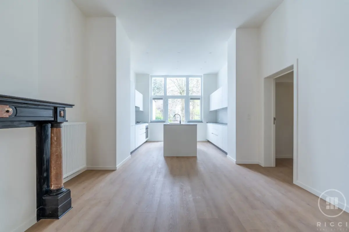 Appartement te  huur in Etterbeek 1040 3650.00€ 4 slaapkamers 201.00m² - Zoekertje 662365