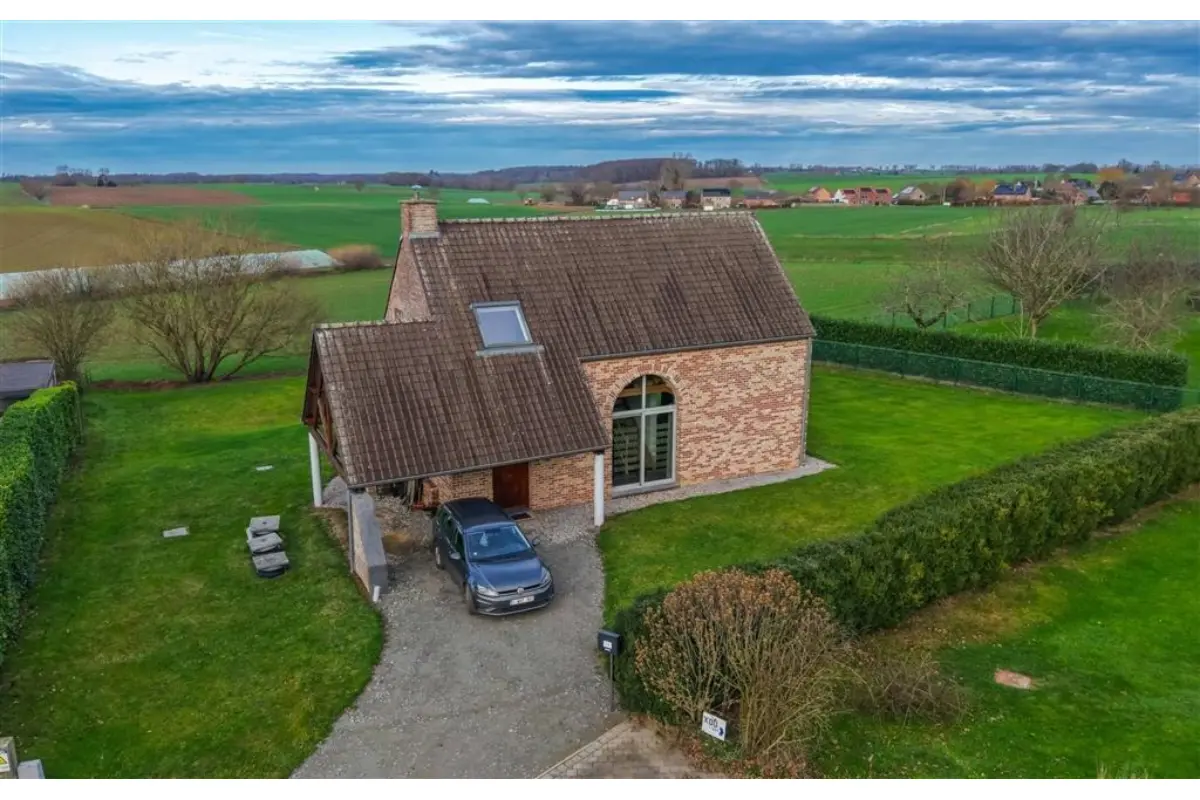 Villa à vendre à Roux-Miroir 1315 385000.00€ 2 chambres m² - annonce 662267