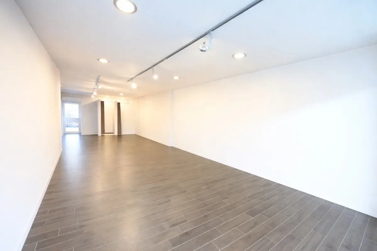 Handelszaak te  huur in Sijsele 8340 1050.00€  slaapkamers m² - Zoekertje 662074