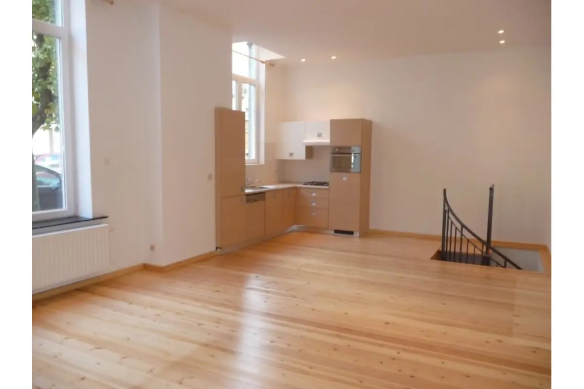 Appartement à louer à Woluwe-Saint-Lambert 1200 1190.00€ 1 chambres 135.00m² - annonce 662417