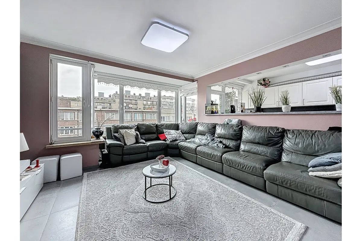 Appartement te  koop in Sint-Jans-Molenbeek 1080 249000.00€ 2 slaapkamers 104.00m² - Zoekertje 662460