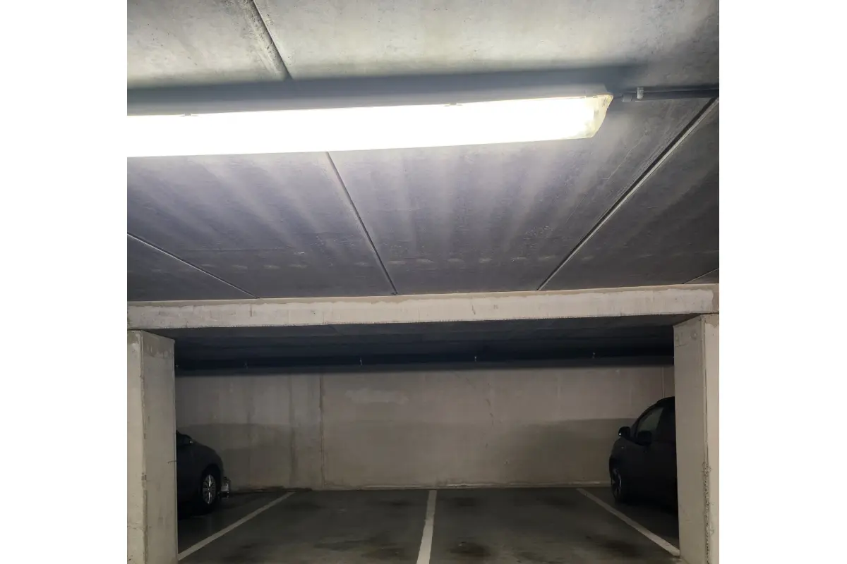 Parking & garage te  huur in Sint-Lambrechts-Woluwe 1200 90.00€  slaapkamers m² - Zoekertje 662843