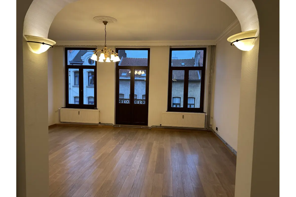 Appartement à louer à Schaerbeek 1030 1300.00€ 3 chambres 83.00m² - annonce 663230