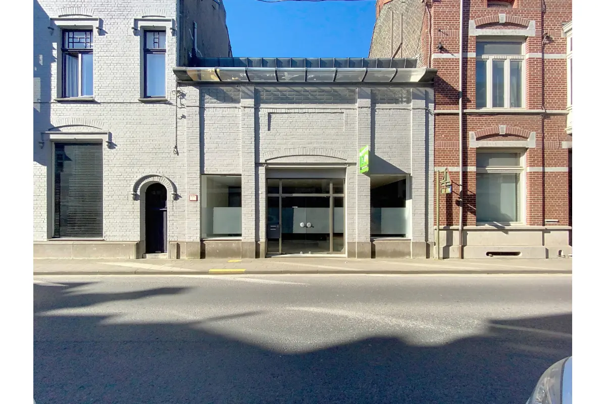 Handelszaak te  huur in Moeskroen 7700 550.00€  slaapkamers 60.00m² - Zoekertje 663295