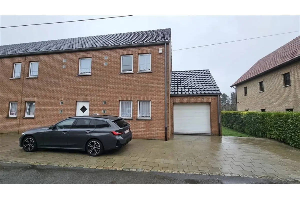 Maison à vendre à Saint-Denis 7034 435000.00€ 5 chambres 180.00m² - annonce 663133