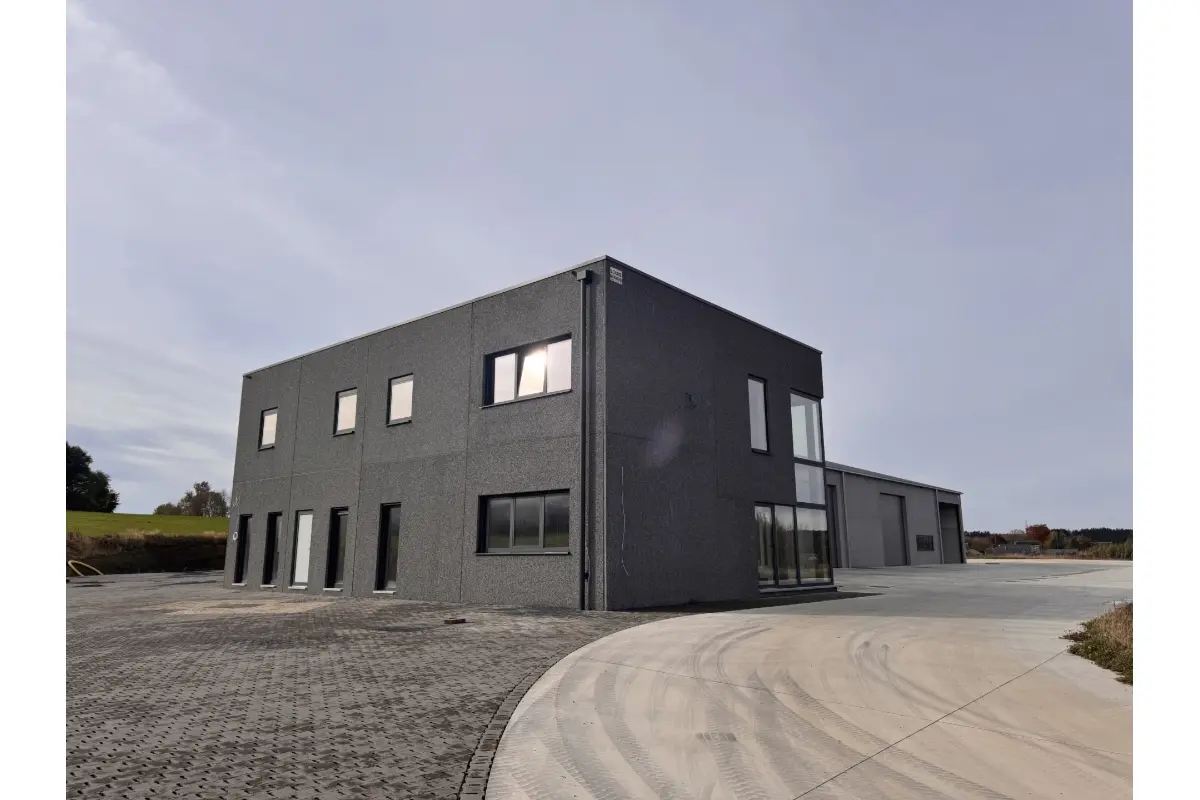 Handelszaak te  huur in Libramont-Chevigny 6800 8500.00€  slaapkamers 1500.00m² - Zoekertje 663077