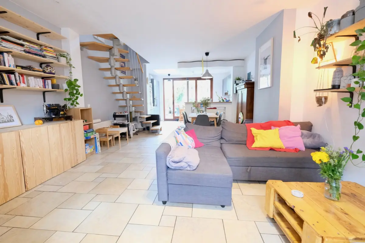 Huis te  koop in Vorst 1190 399000.00€ 4 slaapkamers 135.00m² - Zoekertje 663731