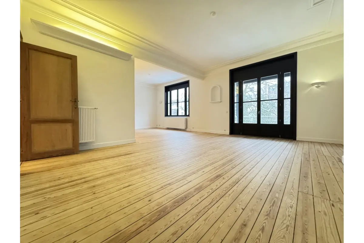 Appartement à  à Saint-Gilles 1060 2300.00€ 3 chambres 167.00m² - annonce 664139