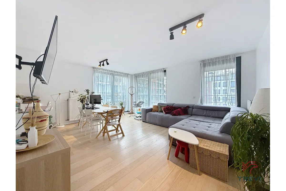 Appartement te  huur in Schaarbeek 1030 1250.00€ 2 slaapkamers 93.00m² - Zoekertje 664199