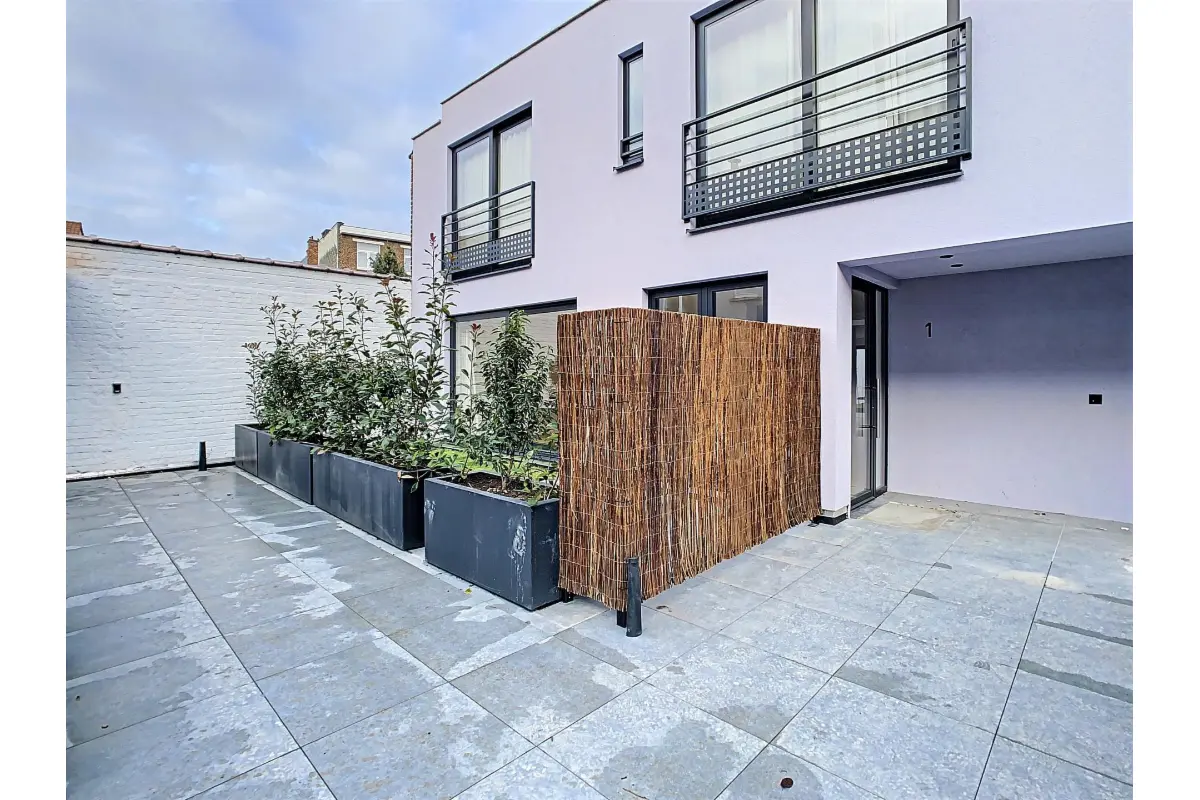 Huis te  huur in Ukkel 1180 3200.00€ 4 slaapkamers 262.00m² - Zoekertje 664018