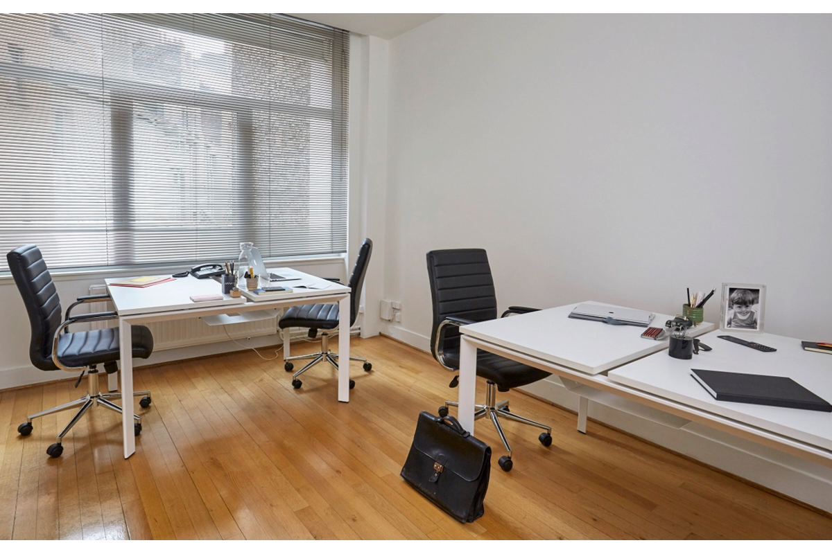 Commerce à louer à Bruxelles 1000 1235.00€  chambres 15.00m² - annonce 663938