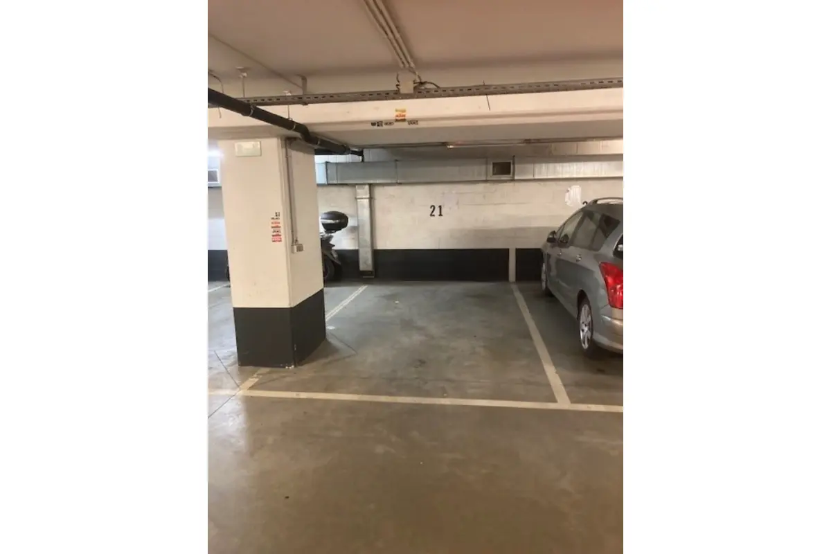 Box à louer à Saint-Gilles 1060 125.00€  chambres m² - annonce 664681