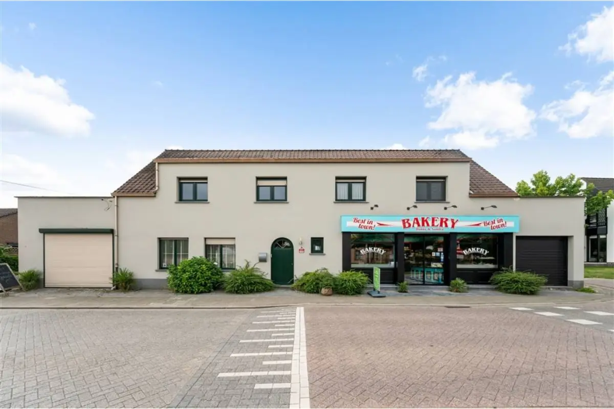 Commerce à vendre à Olen 2250 575000.00€ 4 chambres 501.00m² - annonce 664552