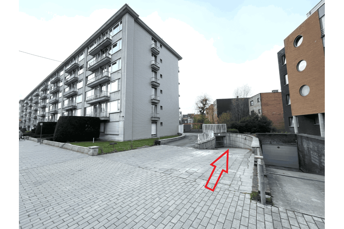 Box te  koop in Sint-Jans-Molenbeek 1080 30000.00€  slaapkamers m² - Zoekertje 664861