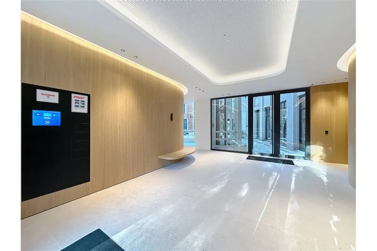 Handelszaak te  huur in Sint-Gillis 1060 8541.00€  slaapkamers 409.00m² - Zoekertje 664788