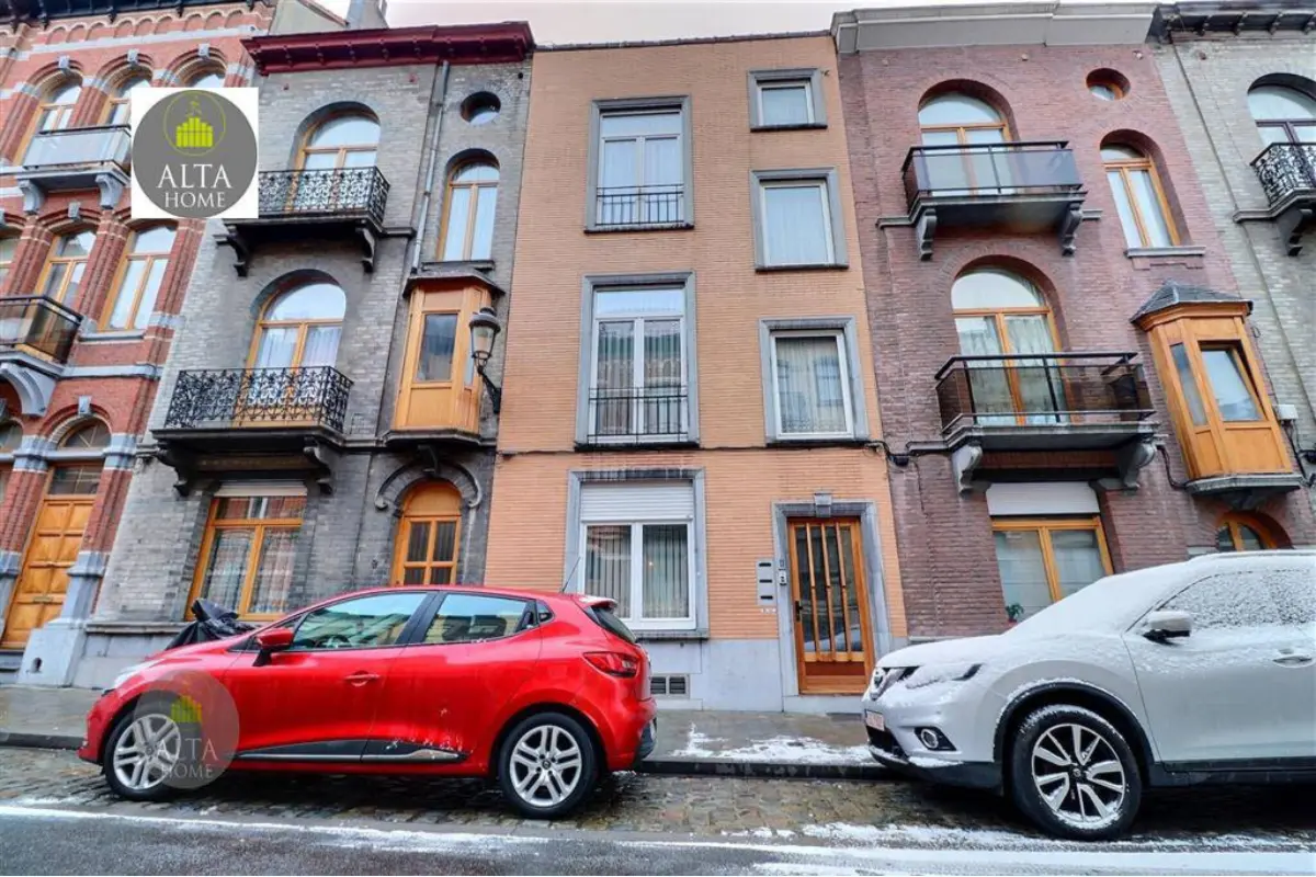 Huis te  huur in Schaarbeek 1030 2500.00€ 4 slaapkamers 220.00m² - Zoekertje 665749