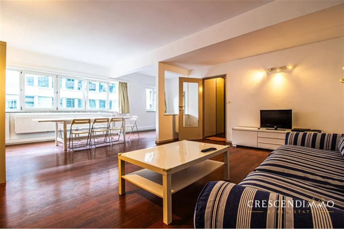 Appartement te  koop in Brussel 1000 349000.00€ 1 slaapkamers 91.00m² - Zoekertje 666359