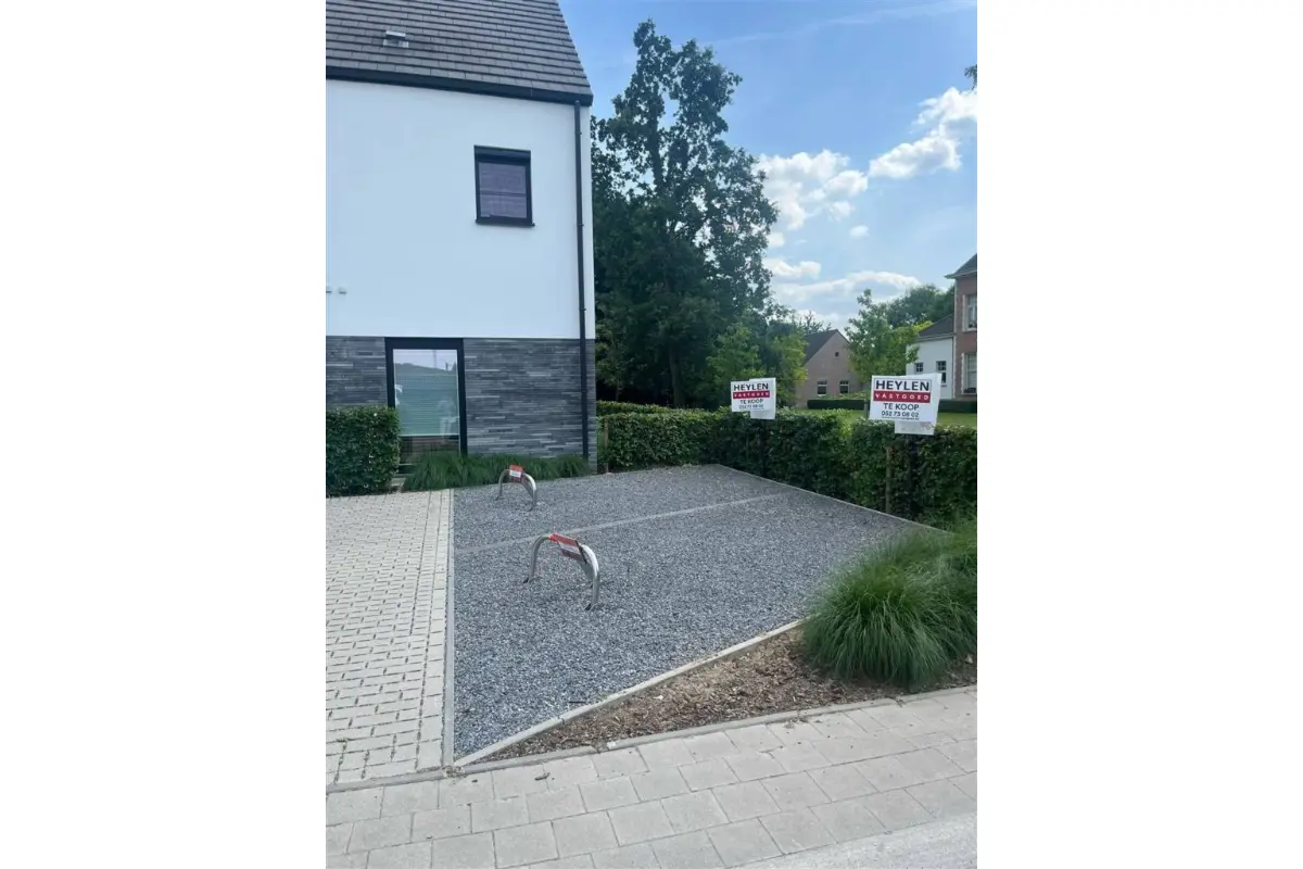 Parking & garage te  koop in Hamme 9220 7250.00€  slaapkamers m² - Zoekertje 665699