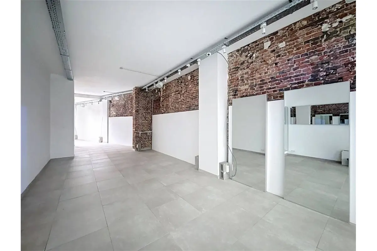 Handelszaak te  in Elsene 1050 2500.00€  slaapkamers m² - Zoekertje 665739
