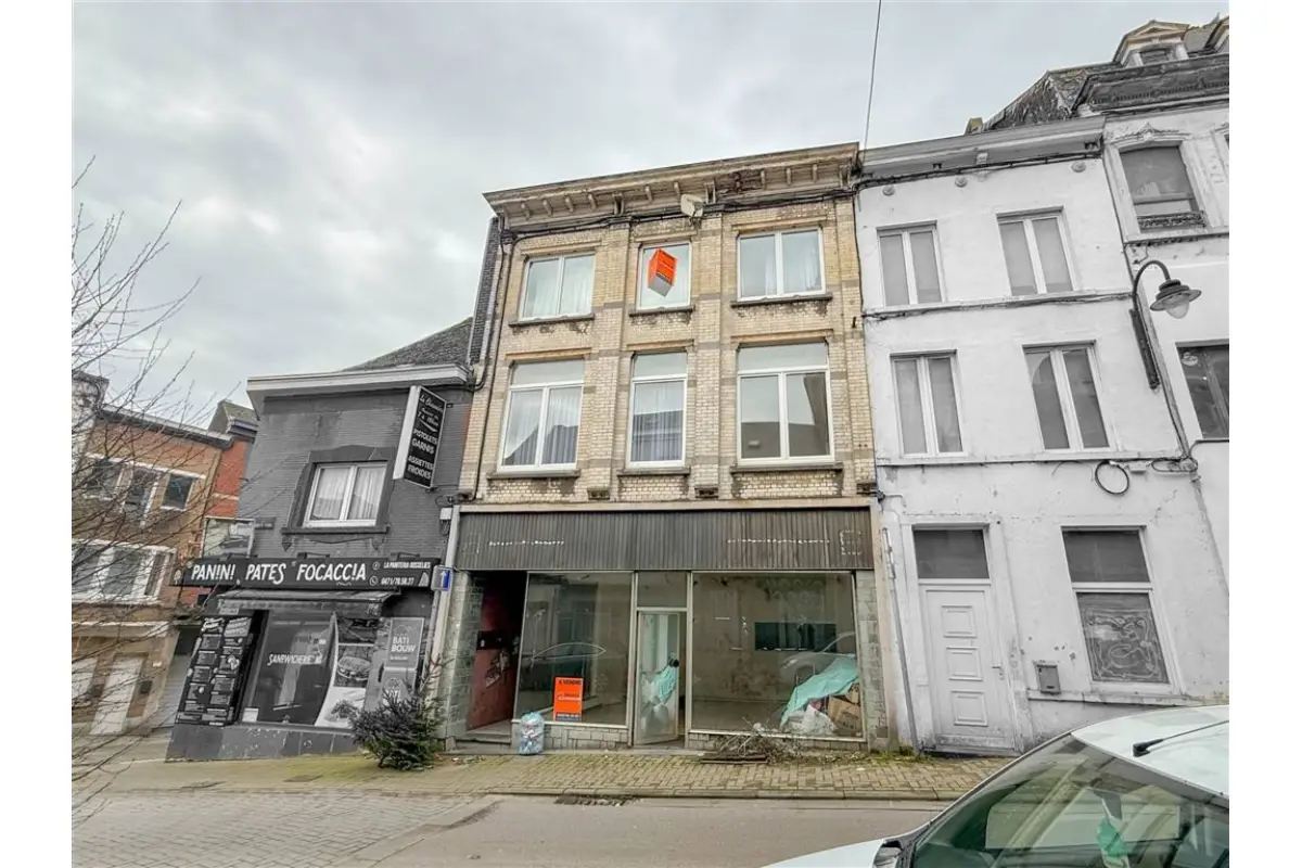 Appartementsgebouw te  koop in Gosselies 6041 189000.00€ 4 slaapkamers 190.00m² - Zoekertje 666318