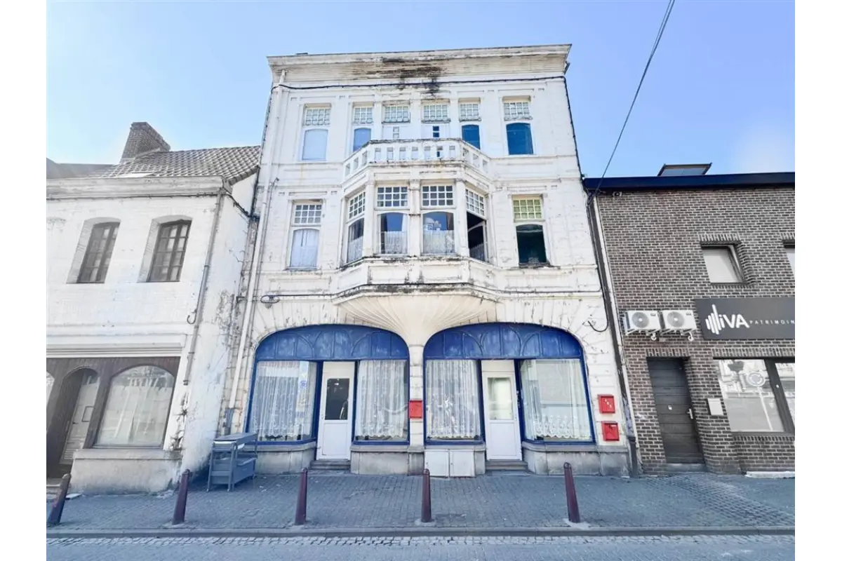 Appartementsgebouw te  koop in Fontaine-l'Evêque 6140 129000.00€ 4 slaapkamers m² - Zoekertje 666324
