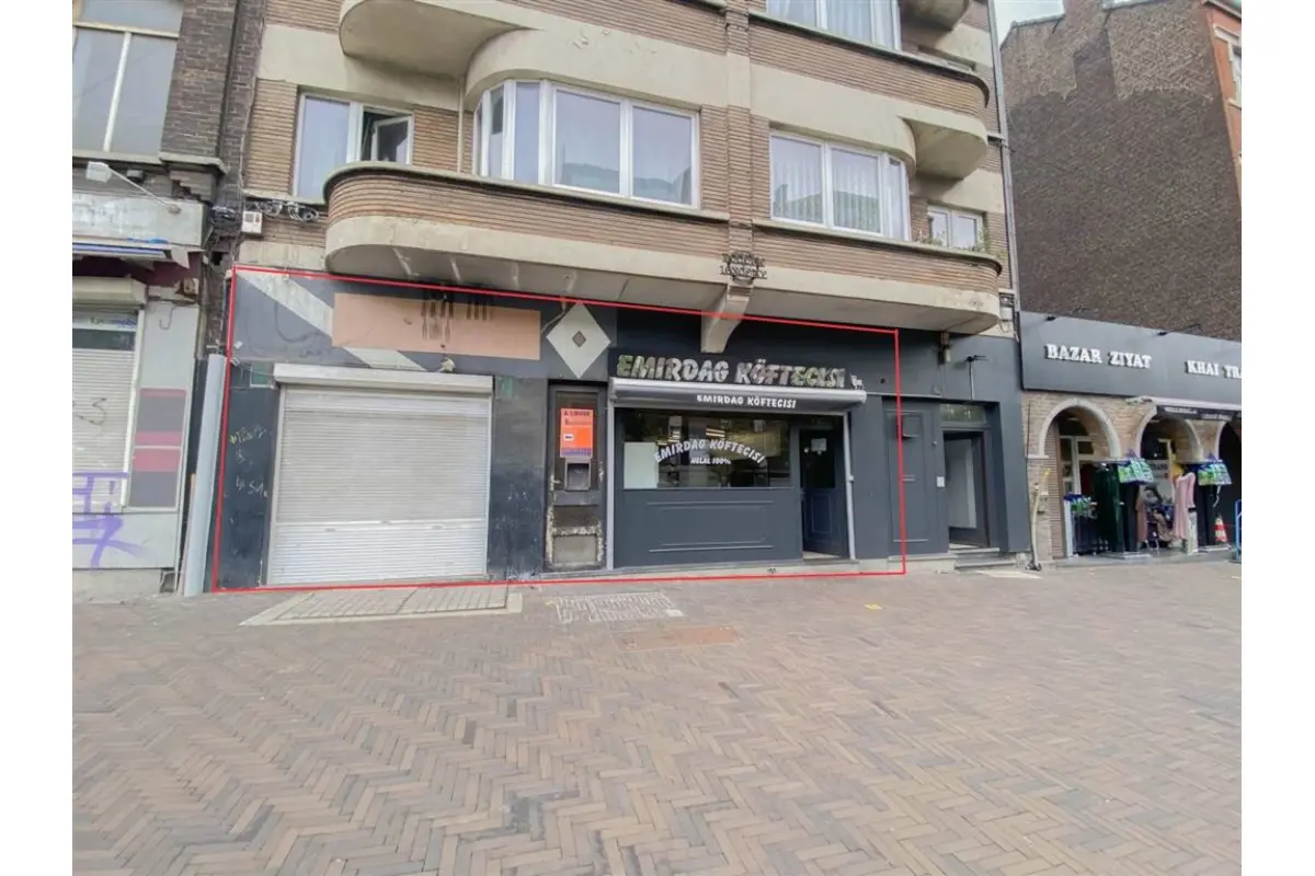 Handelszaak te  koop in Charleroi 6000 180000.00€  slaapkamers m² - Zoekertje 666327
