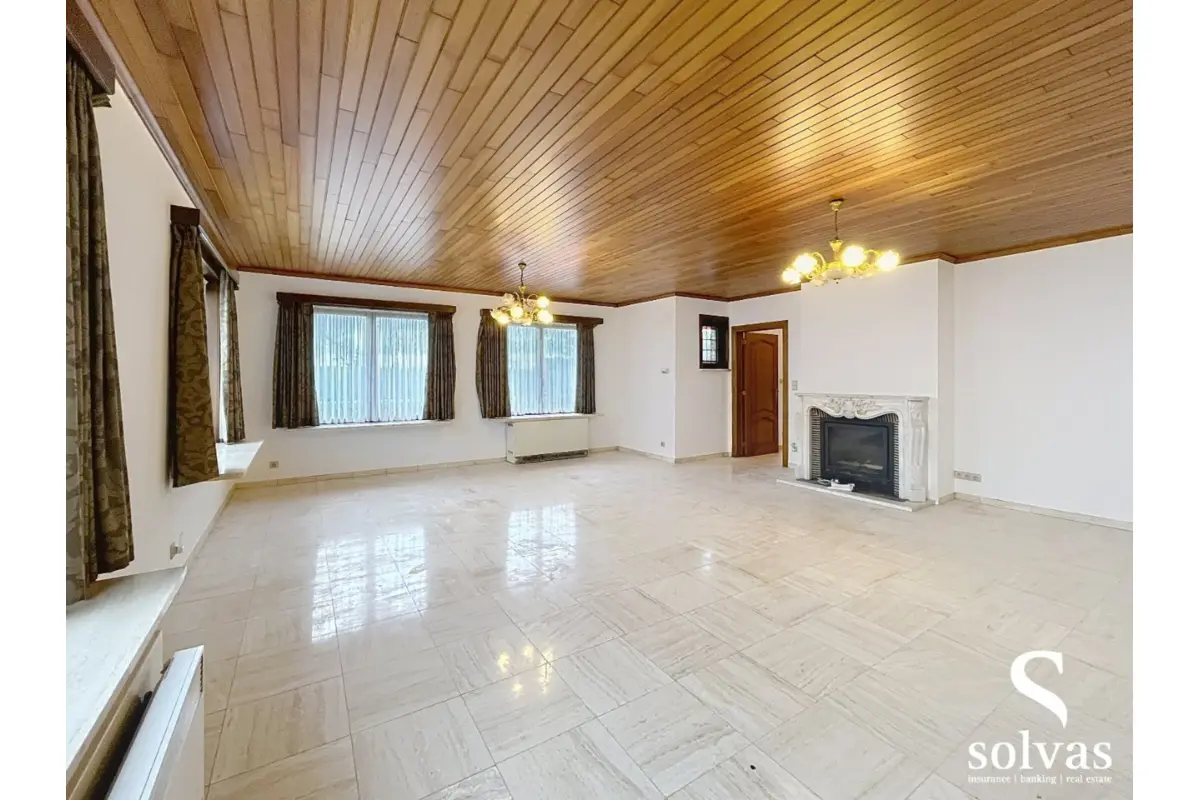 Villa à louer à Aalter 9880 2000.00€ 8 chambres 350.00m² - annonce 665565