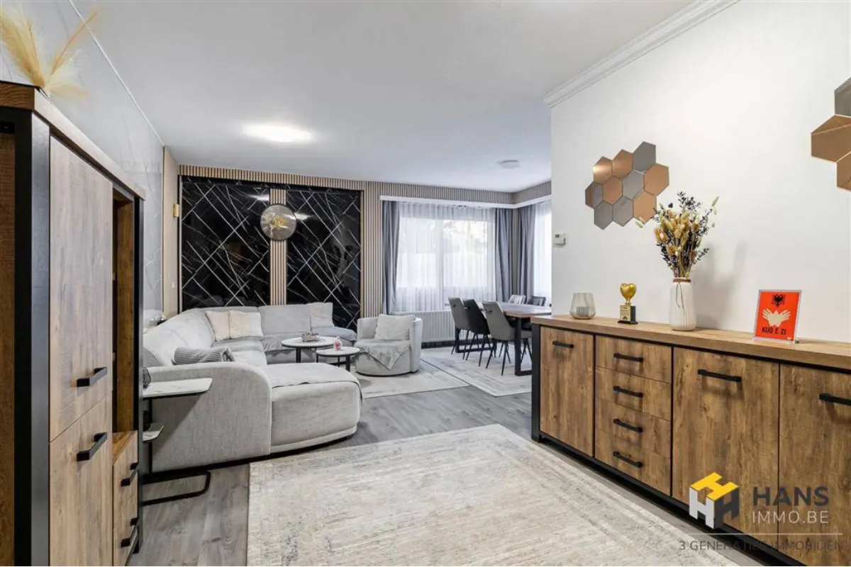 Appartement à vendre à Deurne 2100 329000.00€ 3 chambres 131.00m² - annonce 666456