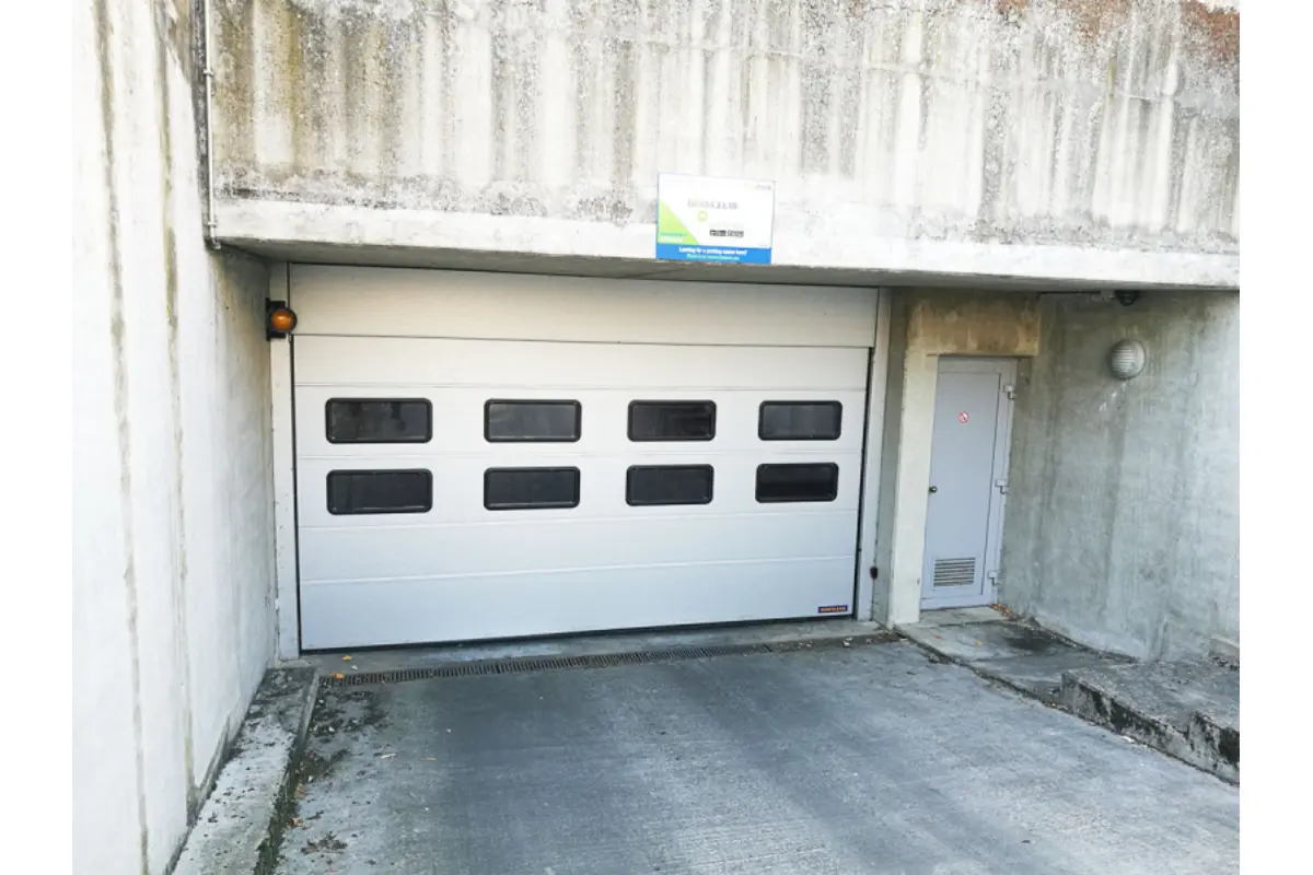 Parking à louer à Bost 3300 45.00€  chambres m² - annonce 666677