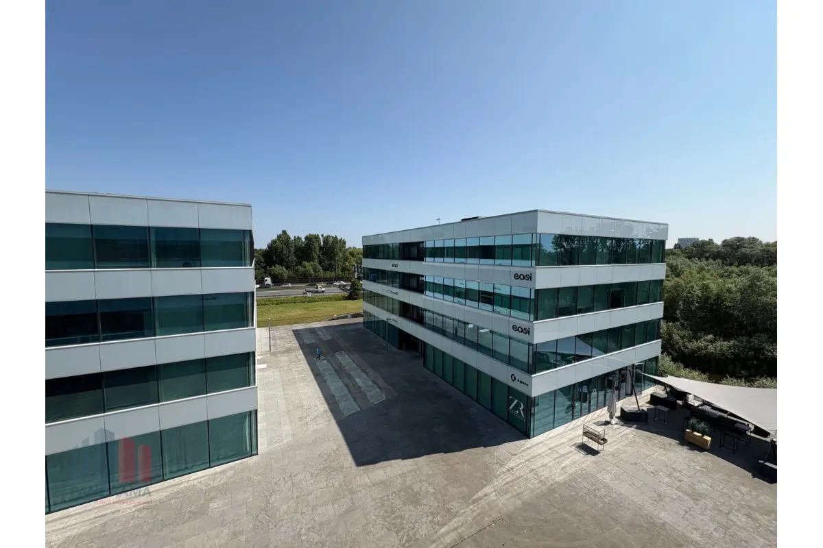 Handelszaak te  huur in Zwijnaarde 9052 8344.00€  slaapkamers 323.00m² - Zoekertje 666952