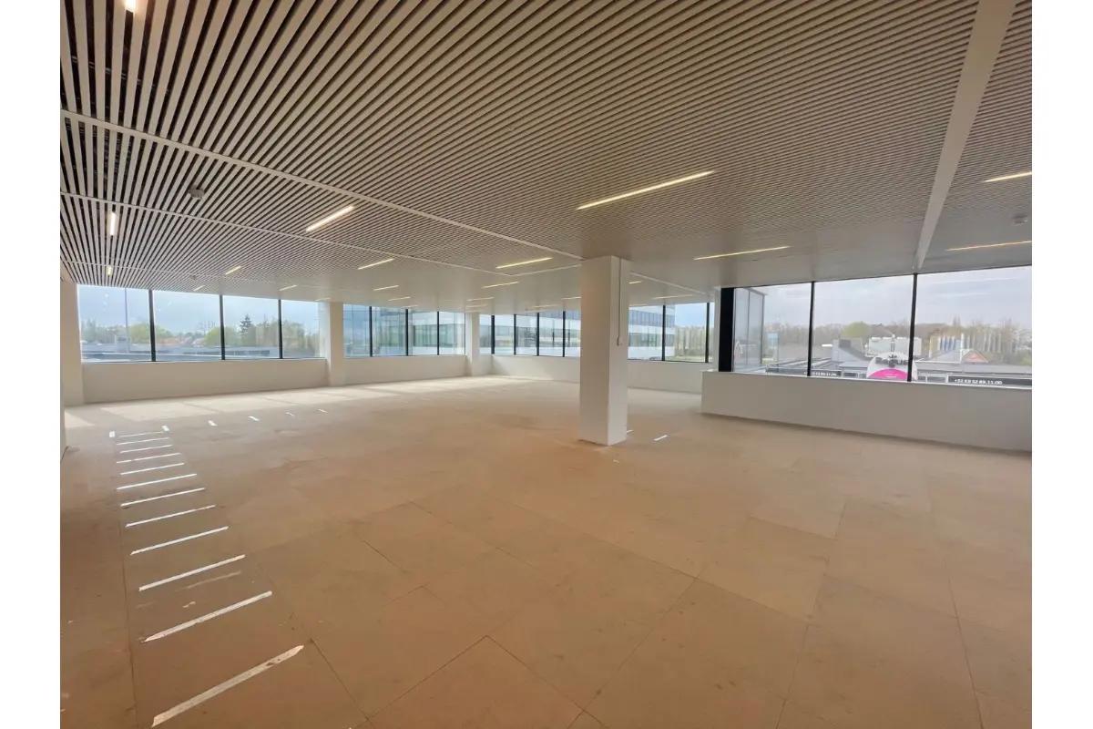 Handelszaak te  huur in Erembodegem 9320 16433.00€  slaapkamers 1160.00m² - Zoekertje 666970