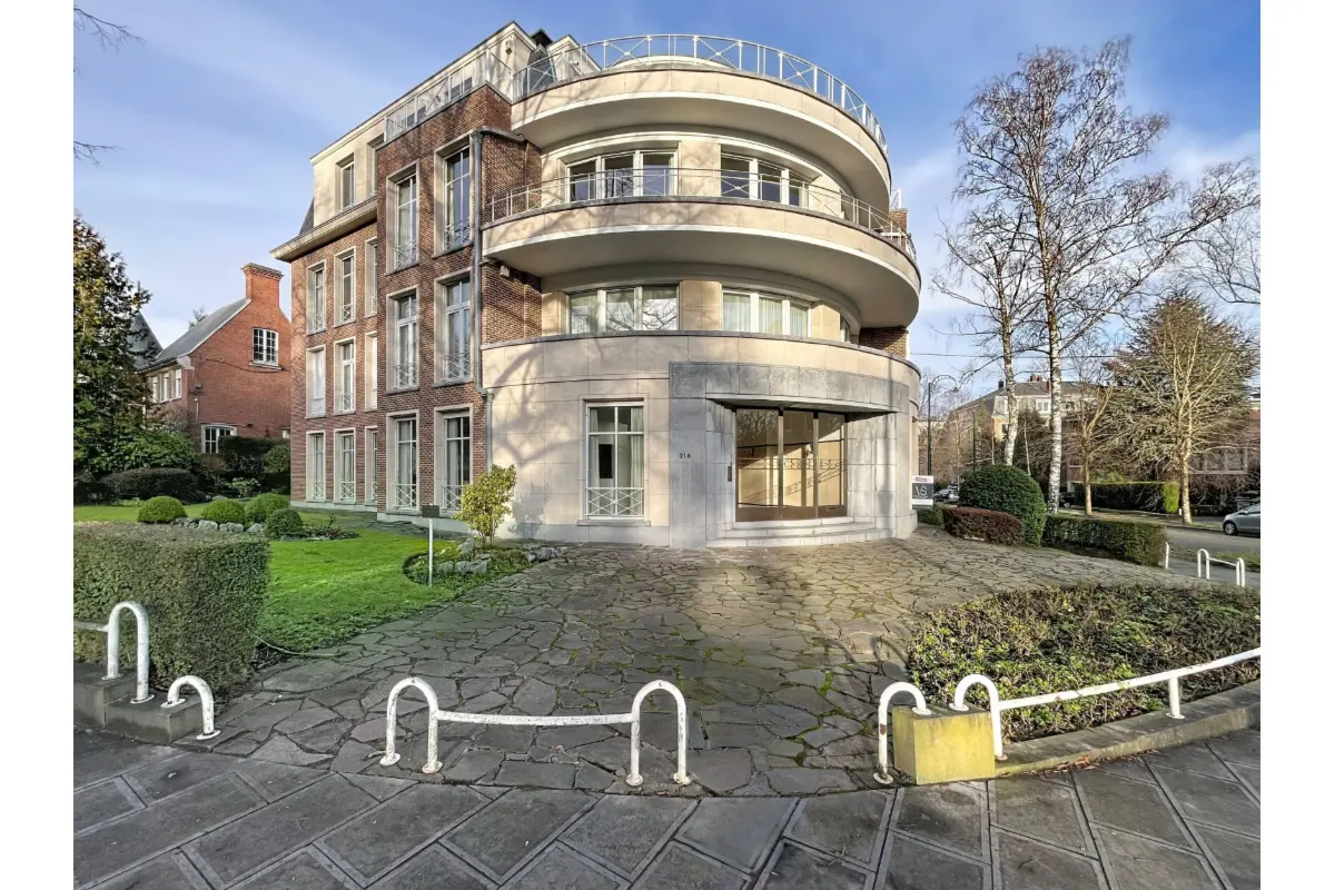 Rez-de-chaussée à louer à Bruxelles 1000 2100.00€ 3 chambres 134.00m² - annonce 667405