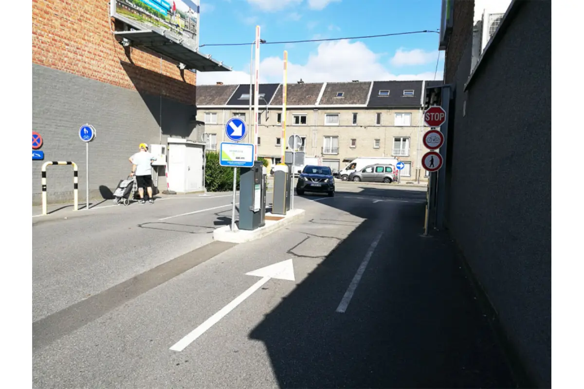 Parking à louer à Gand 9000 25.00€  chambres m² - annonce 666675