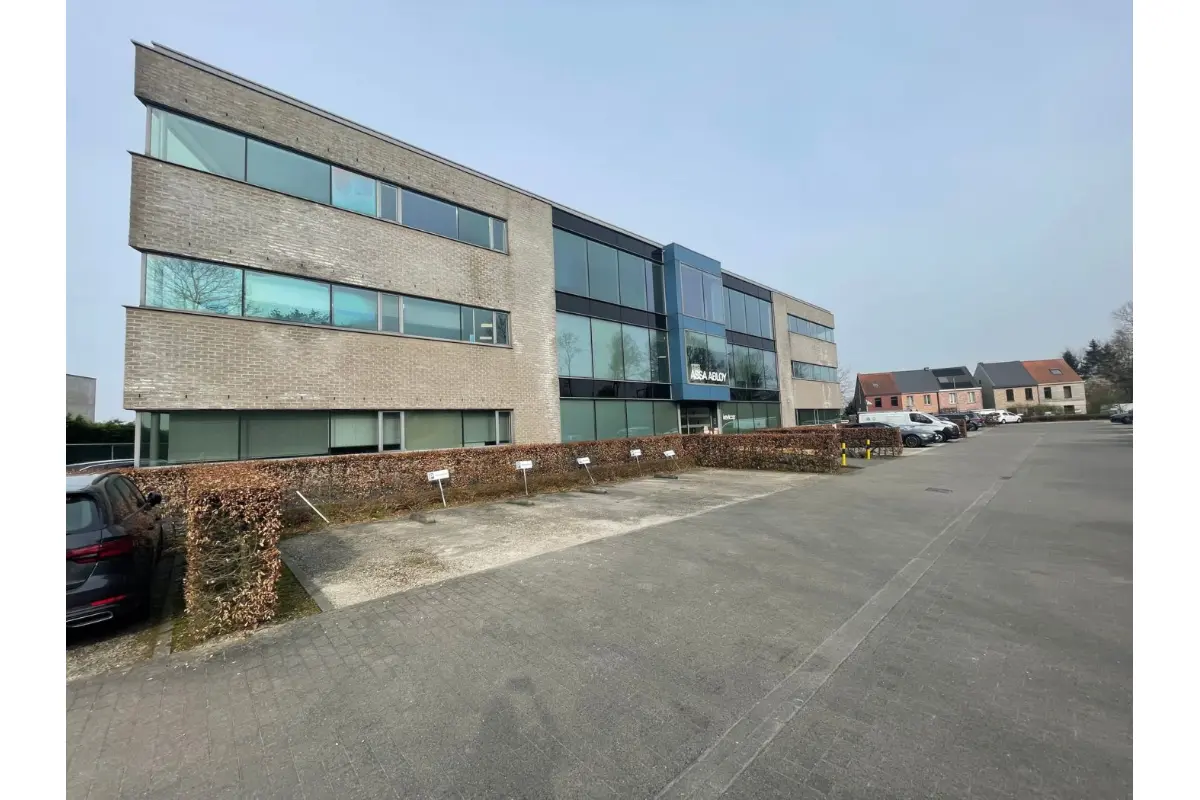 Handelszaak te  huur in Melle 9090 5700.00€  slaapkamers 570.00m² - Zoekertje 666971