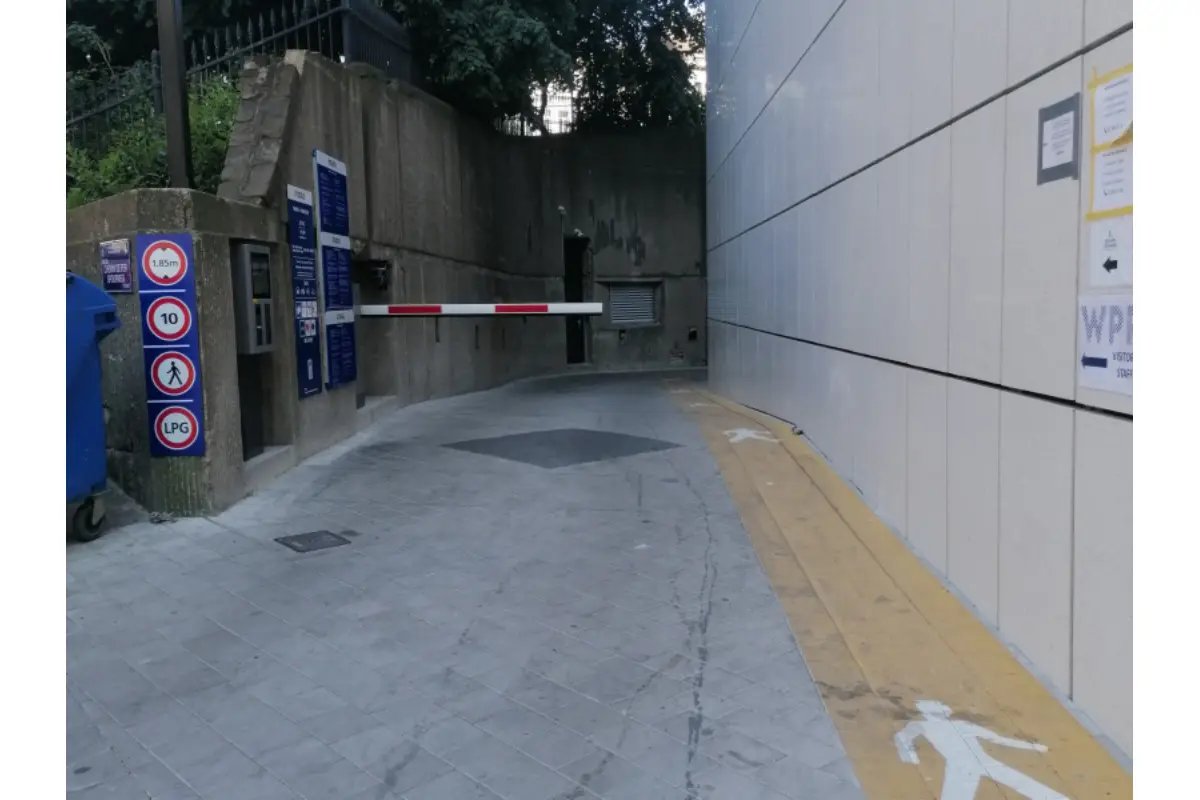 Parking / garage à louer à Saint-Josse-ten-Noode 1210 224.00€  chambres m² - annonce 666803