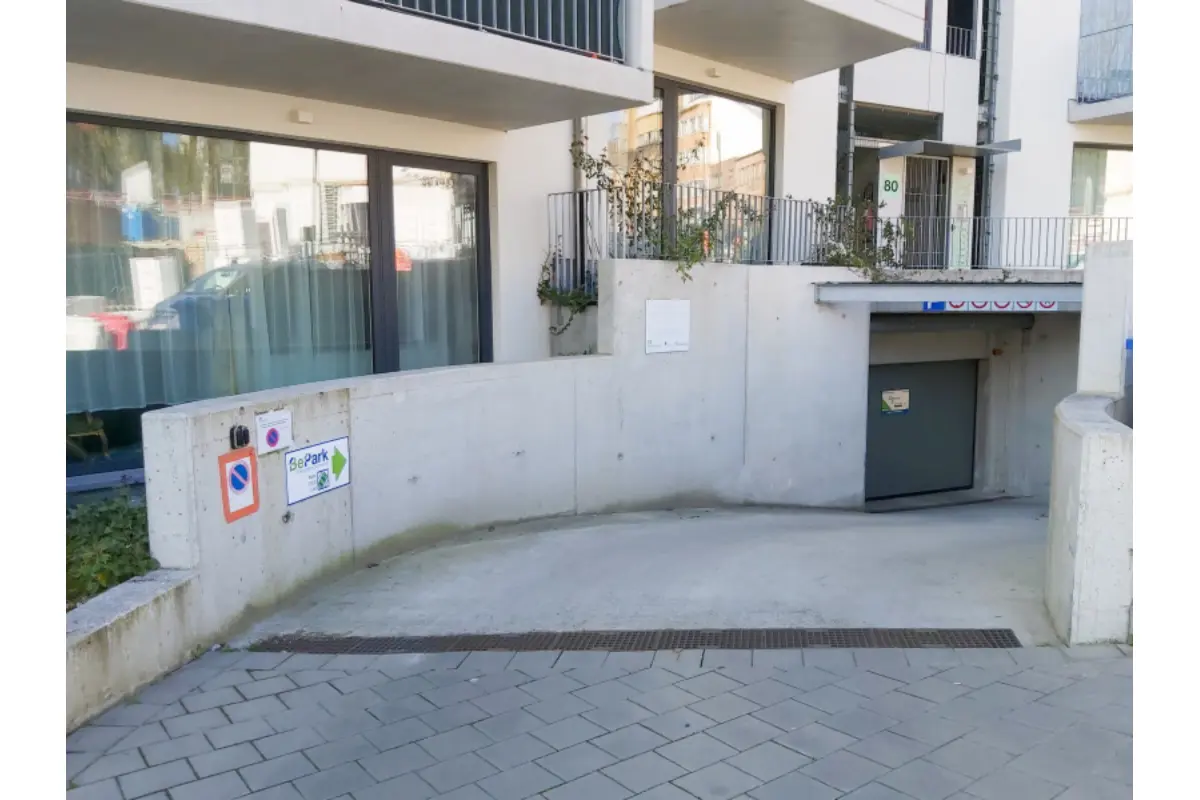 Parking te  huur in Vorst 1190 129.00€  slaapkamers m² - Zoekertje 666652